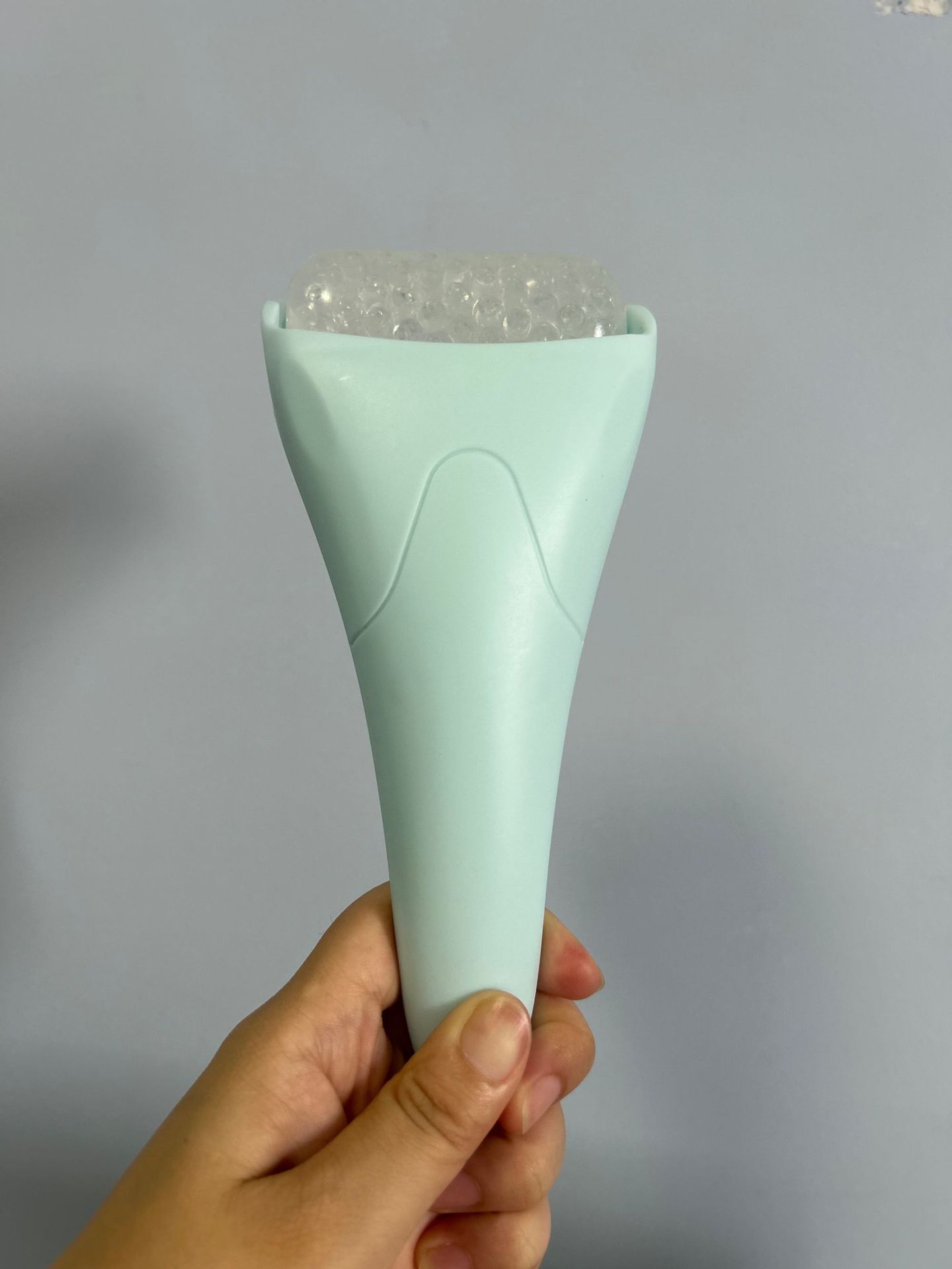 Facial Ice Roller Massager – Cooling Head & Face Therapy Tool
